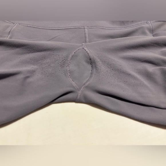 Athleta Salutation Stash Pocket II, wisteria purple 7/8th leggings, LP - Picture 9 of 10